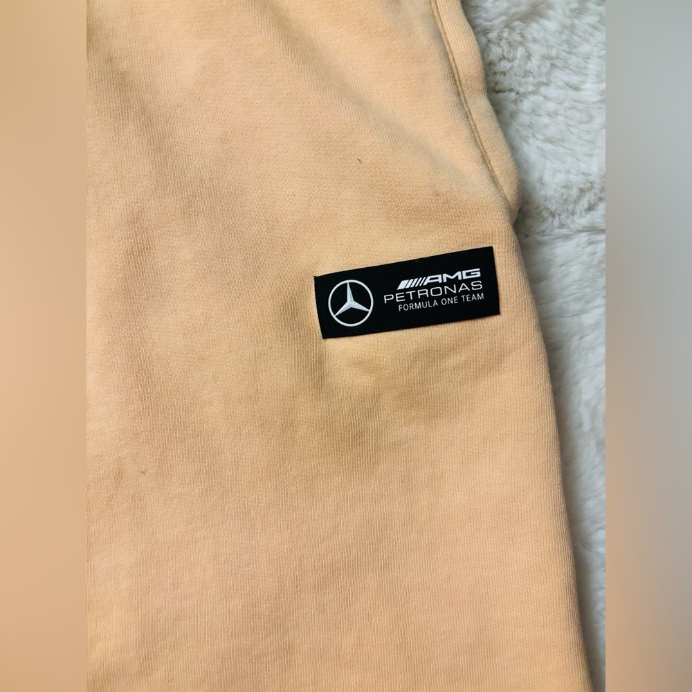 Mercedes AMG F1 Lewis Hamilton 2022 Singapore GP Shorts Size:: Medium - Picture 5 of 6